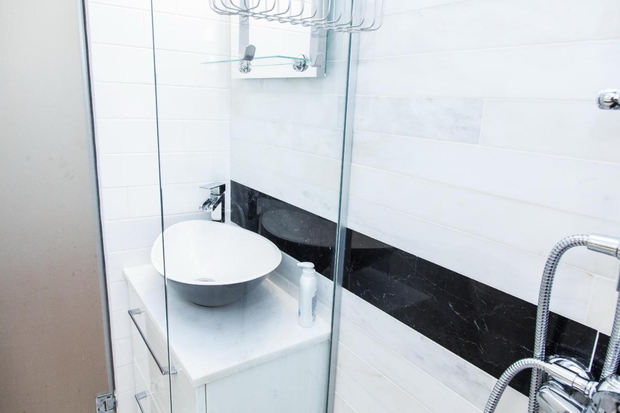 아테네 Gorgeous Penthouse With Private Jacuzzi And Amazing View! 아파트 외부 사진